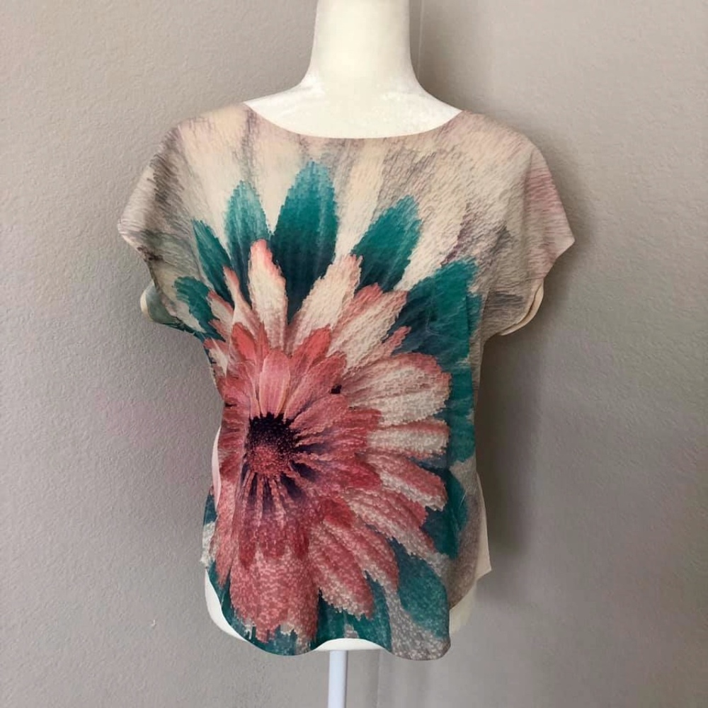 🌞Forever 21 Flower blouse Size S